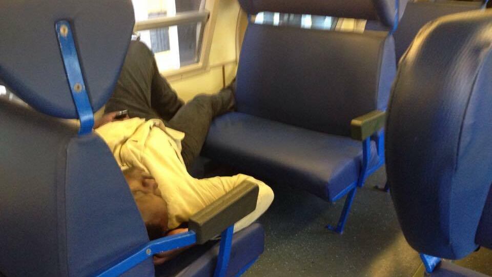Il viaggio sui treni del terrore dove comandano gli immigrati
