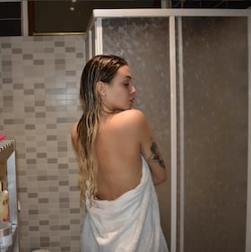 Asia Nuccetelli nuda tra le lenzuola 4