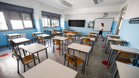 “Voi nasoni dovete essere cremati”. La frase choc del prof agli alunni ebrei