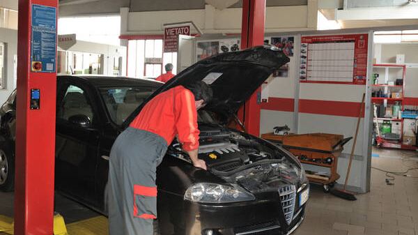 Revisione auto e moto, nelle officine arriva il "Grande fratello"