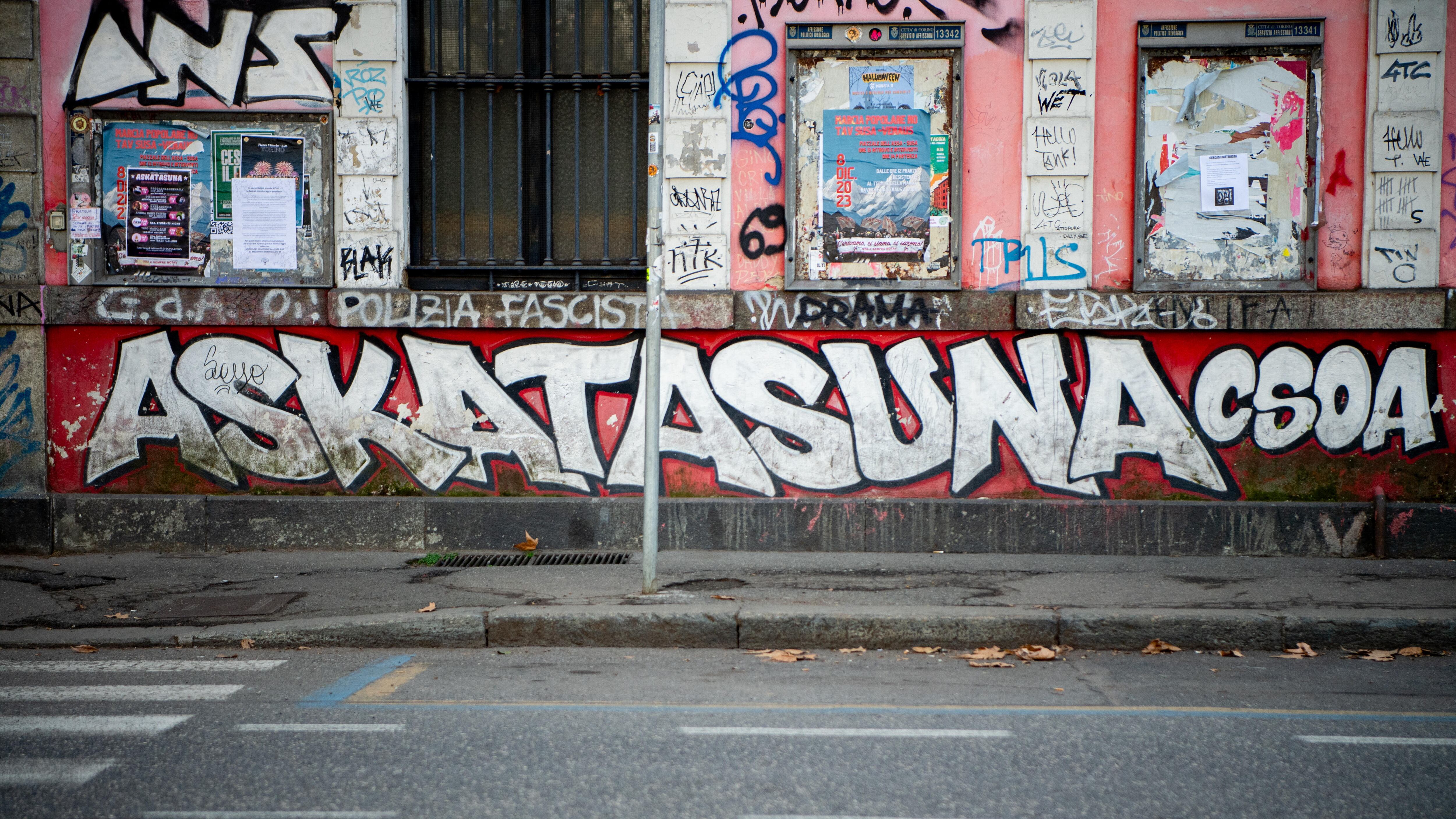 Sinistra in ritirata su Askatasana. Ma fioccano minacce sul preside anti-centro sociale