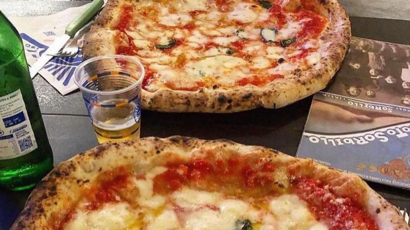 "La pizza è del popolo": ecco come Napoli risponde a Briatore