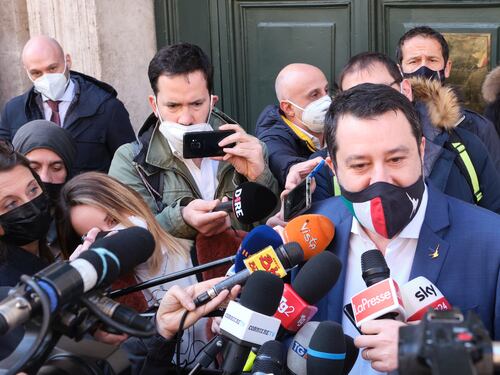 "Agii in continuità con Salvini". Smontato l'assalto delle Ong