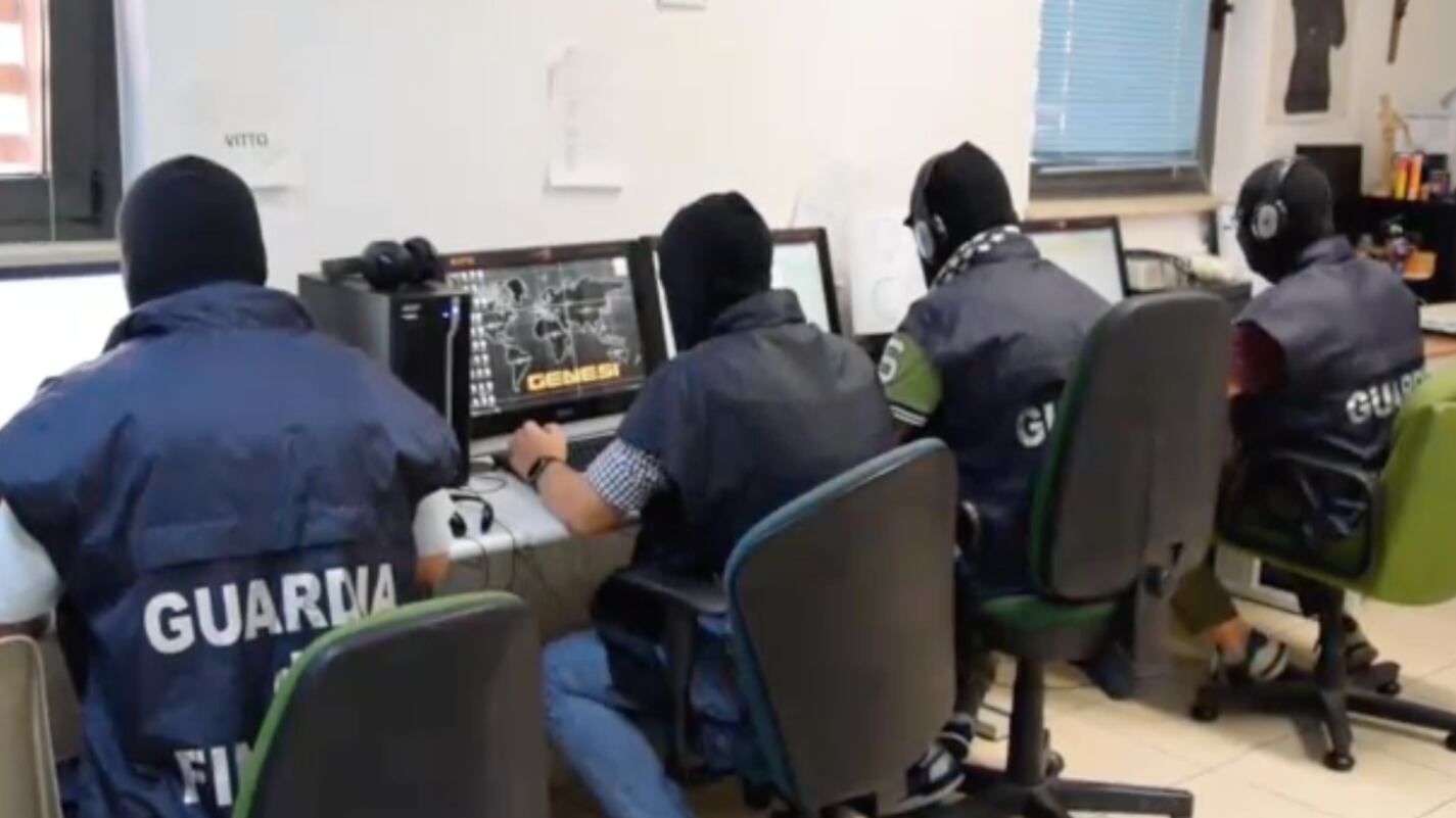 Terrorismo, quei contatti con le moschee di Bari e Aversa