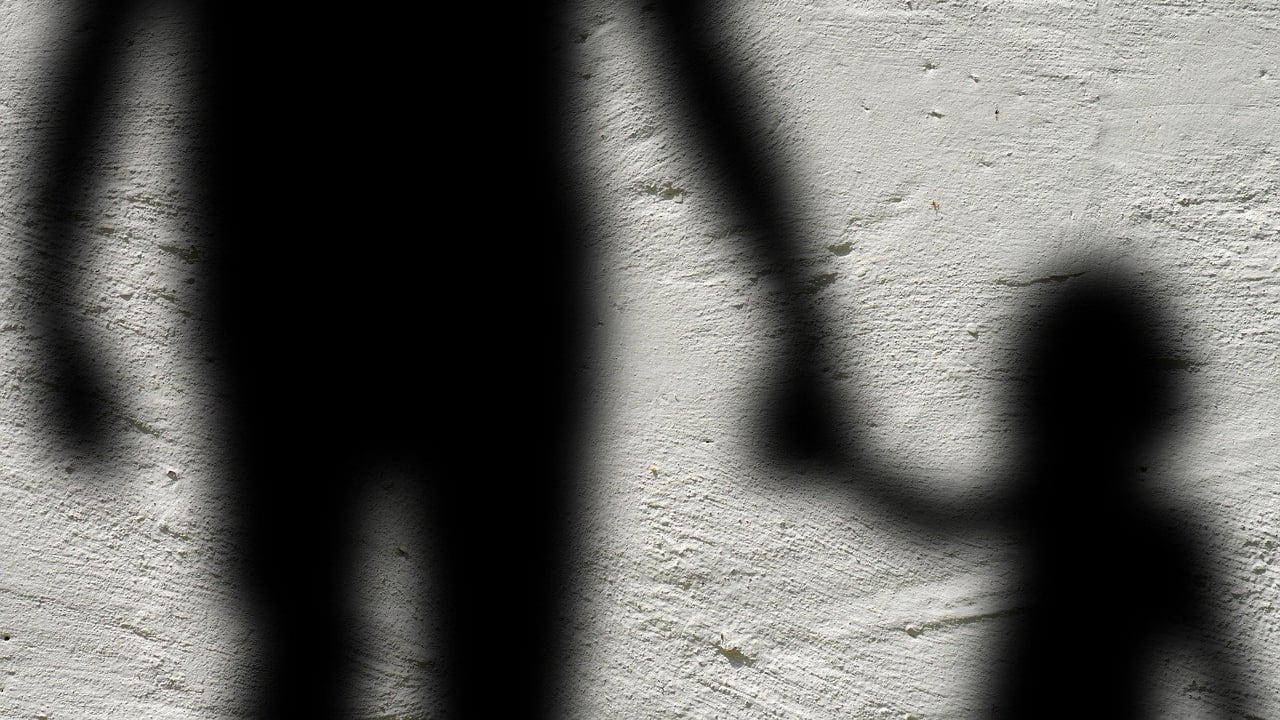 Bimba di 10 anni incinta di un 29enne di origine bengalese, l'uomo condannato per atti sessuali ma non per violenza: ecco perché