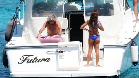 Grillo: "La povertà è il rimedio". Ma la Rete lo punisce: "Tu hai lo yacht"