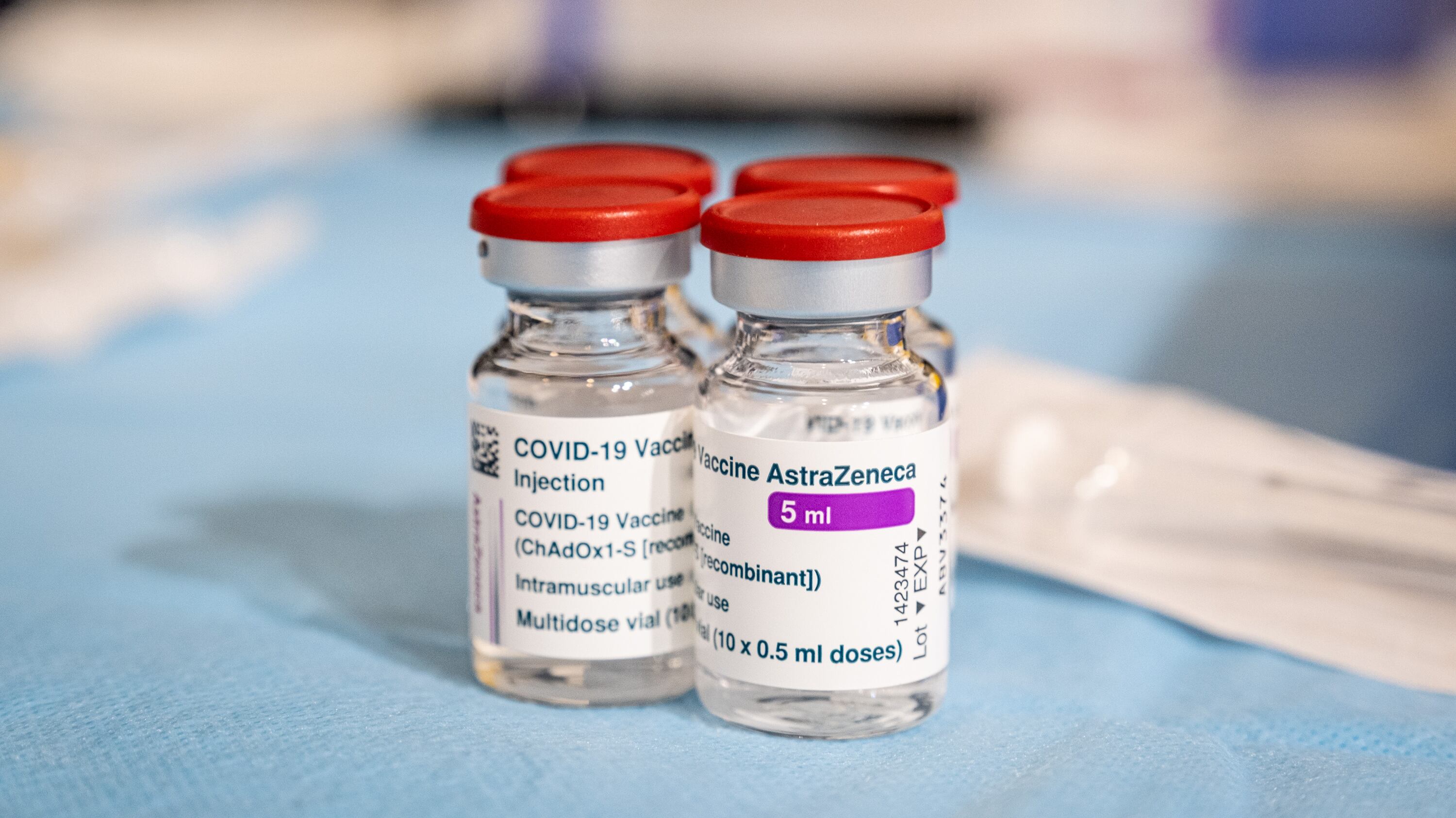 Stretta di Bruxelles sull'export di vaccini. Accordo con Londra: "Vantaggi per tutti"