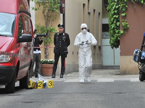 Milano, rapina in gioielleria: i banditi lanciano molotov