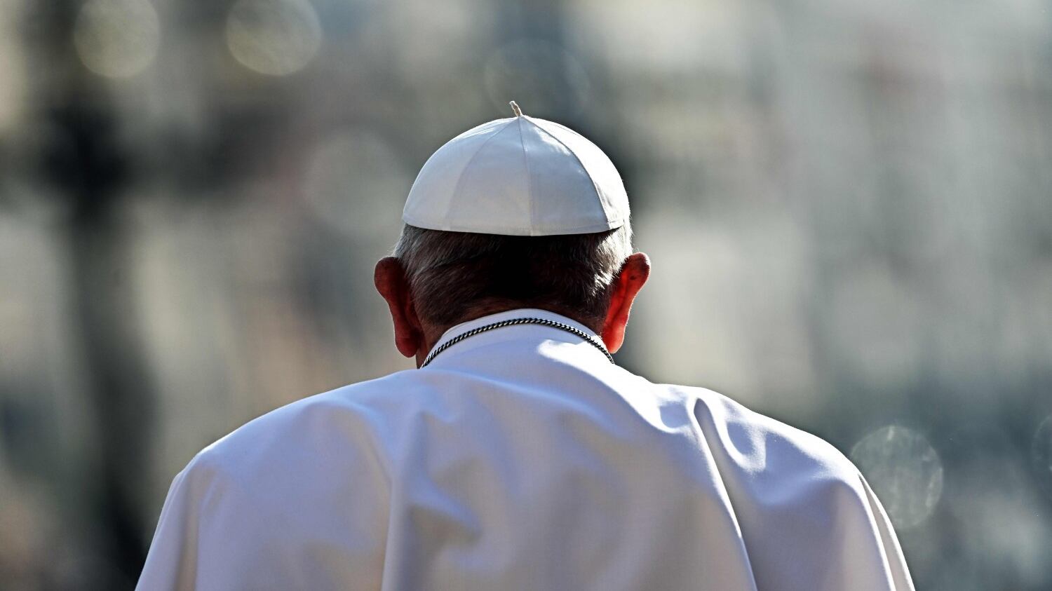 Il Papa twitta per 5 nuovi beati e si ritrova al Superbowl