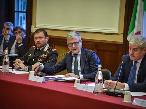 "I reati sono in calo". Ma ad aumentare sono rapine e scippi fatti da giovanissimi