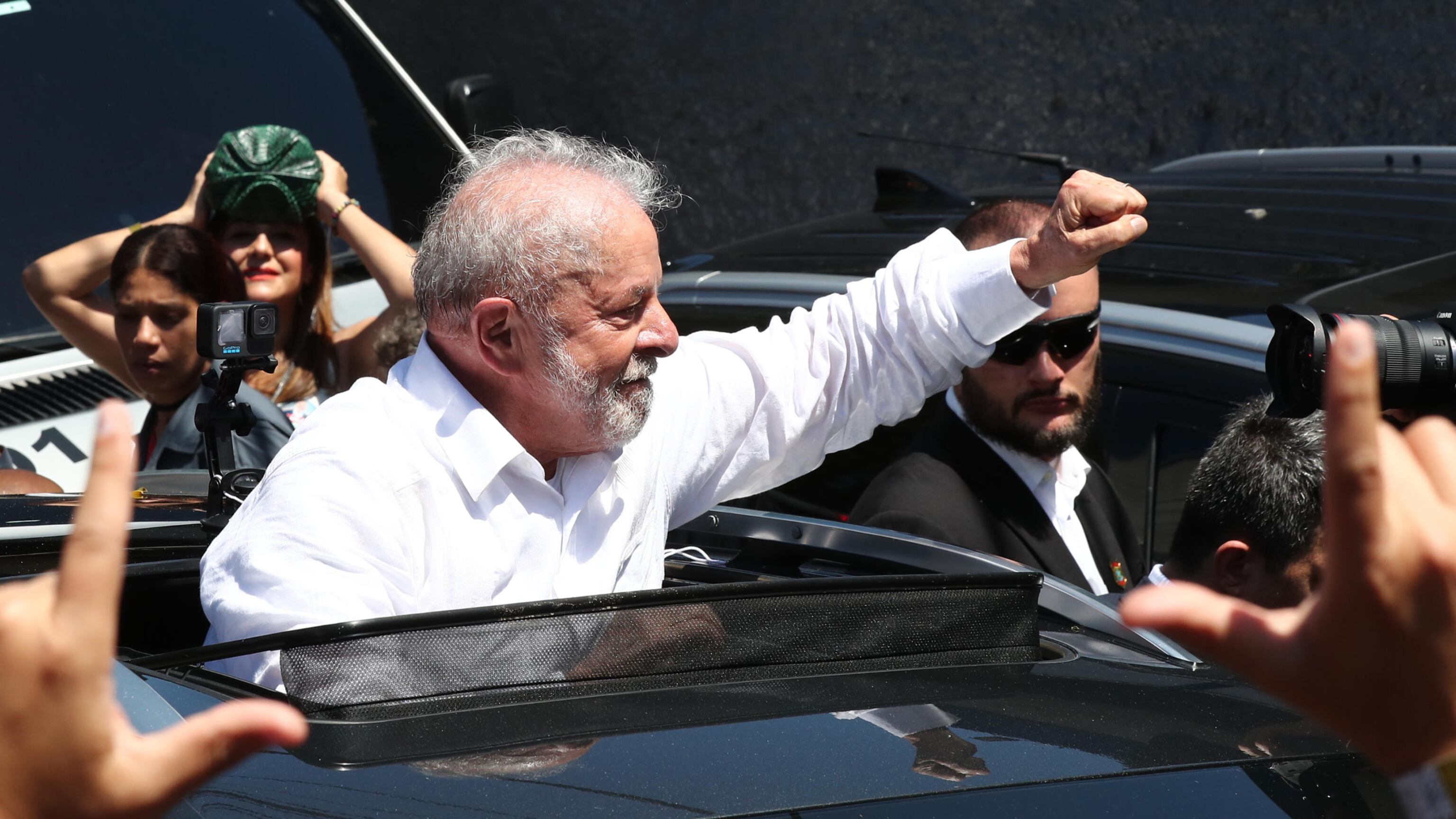 Brasile spaccato: Lula batte Bolsonaro per un soffio