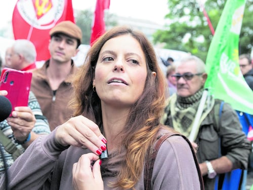 Salis sotto la bandiera titina, FdI: “Schlein e Conte condannino l’apologia dei crimini comunisti”