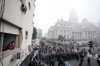 La rivolta di Buenos Aires contro Milei: le foto degli scontri 2