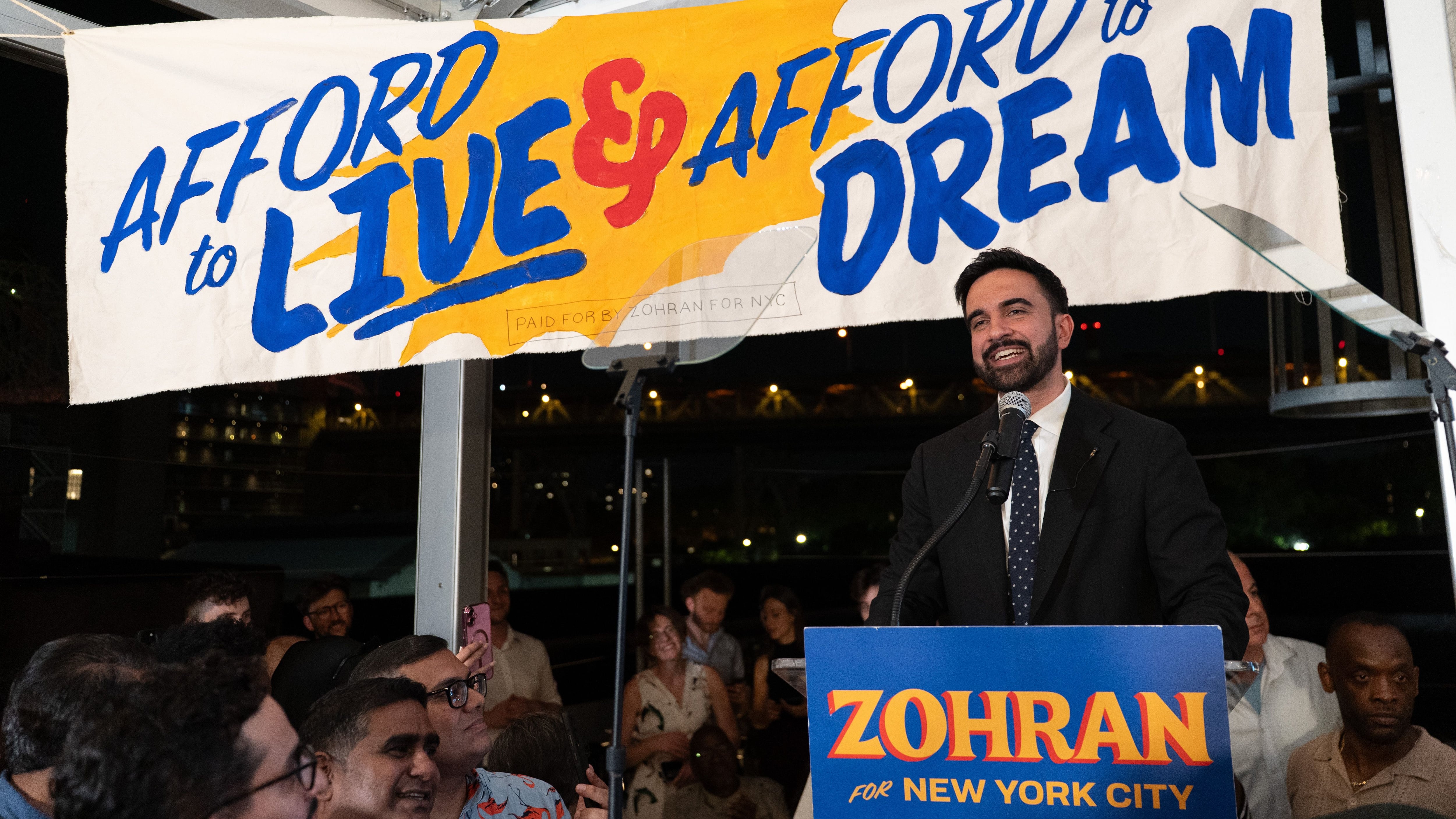 Chi è Zohran Mamdani, il nuovo sindaco socialista di New York
