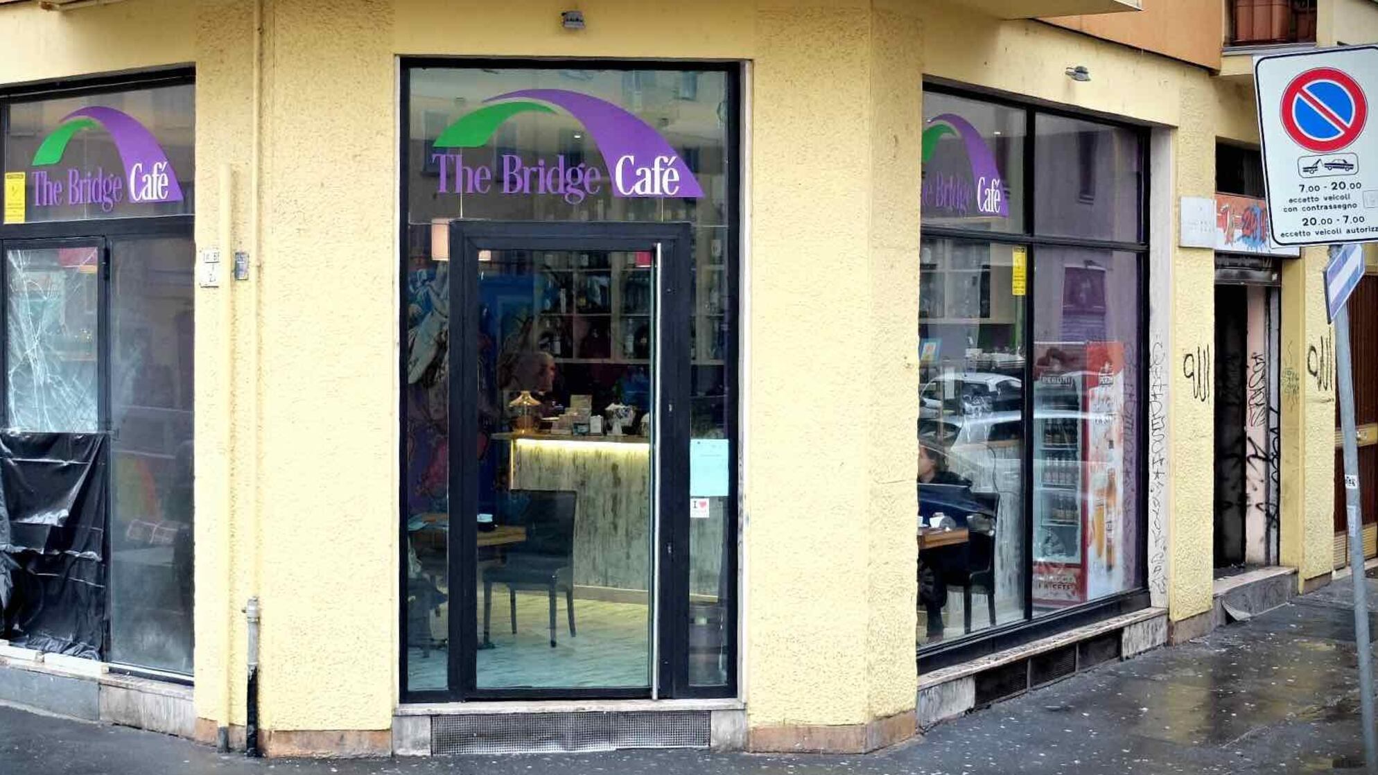 Bomba carta contro il bar: la vendetta degli spacciatori