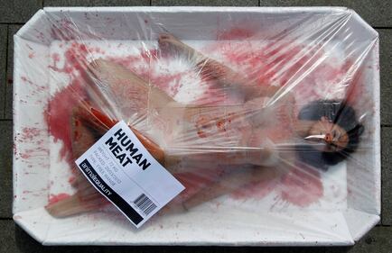 "Human meat": protesta vegana 1
