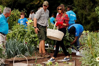Melania Trump come Michelle: fa l'orto alla Casa Bianca 2