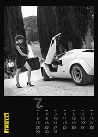 Per i 50 anni di Pirelli gli scatti osè del Calendario 1986 3