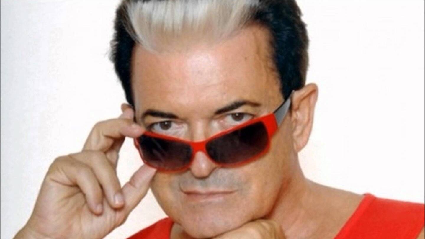 Malgioglio contro i gay: "No ai baci tra uomini in strada"