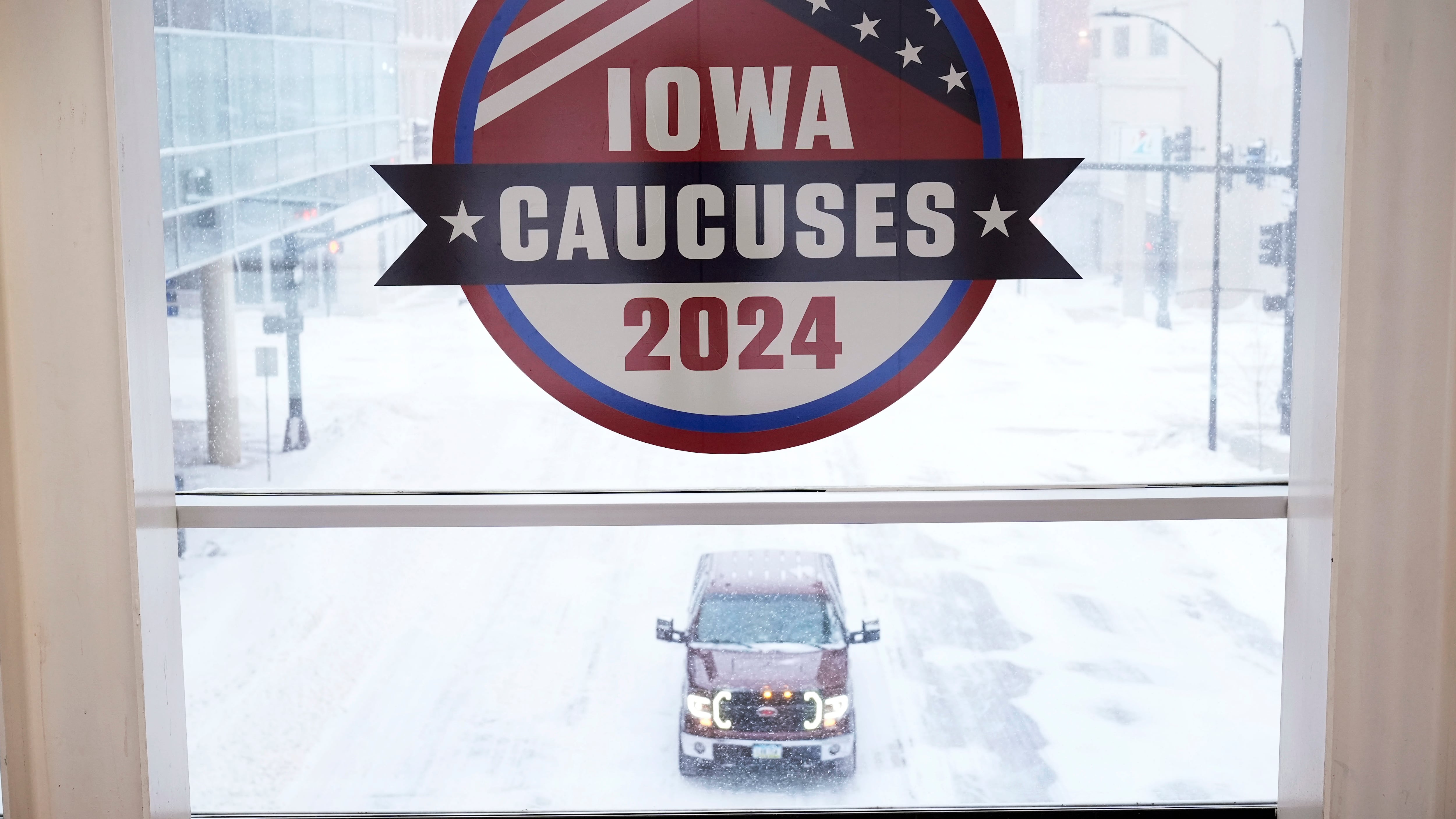 Trump, lotta per il secondo posto e la tormenta di neve: guida alle primarie in Iowa