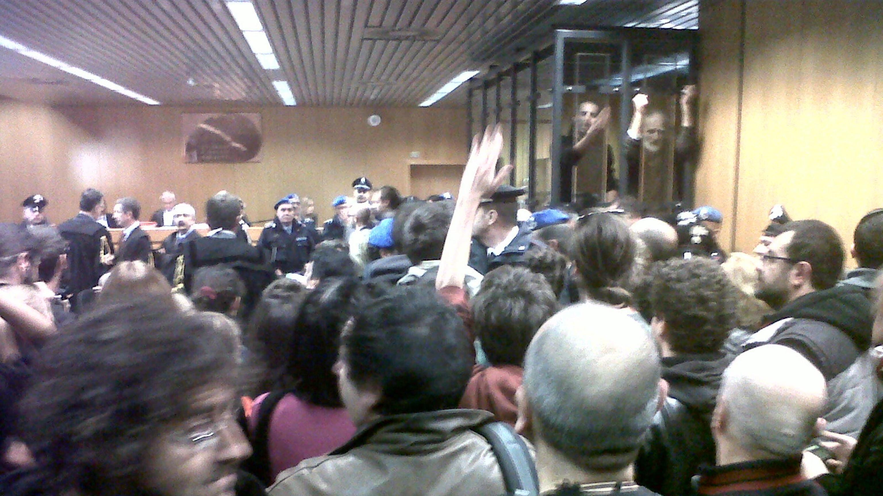 No Tav, proteste in aula: aggredito cameraman