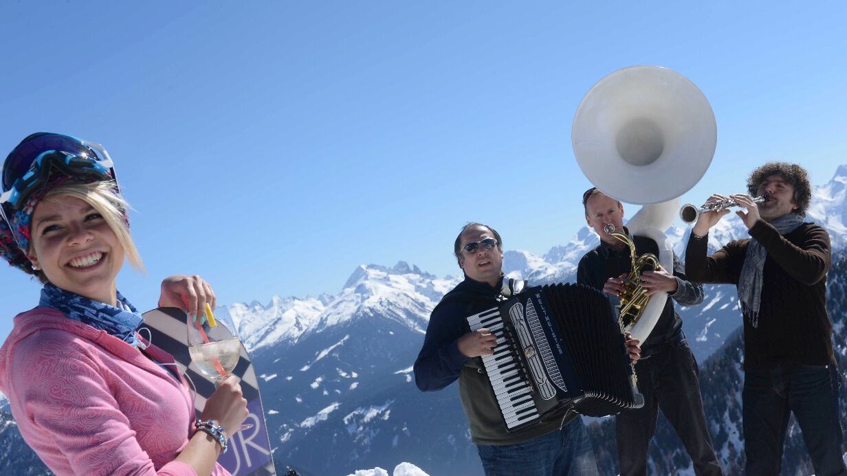 Jazz e deejay, sci con ritmo sulle piste della Val di Fiemme