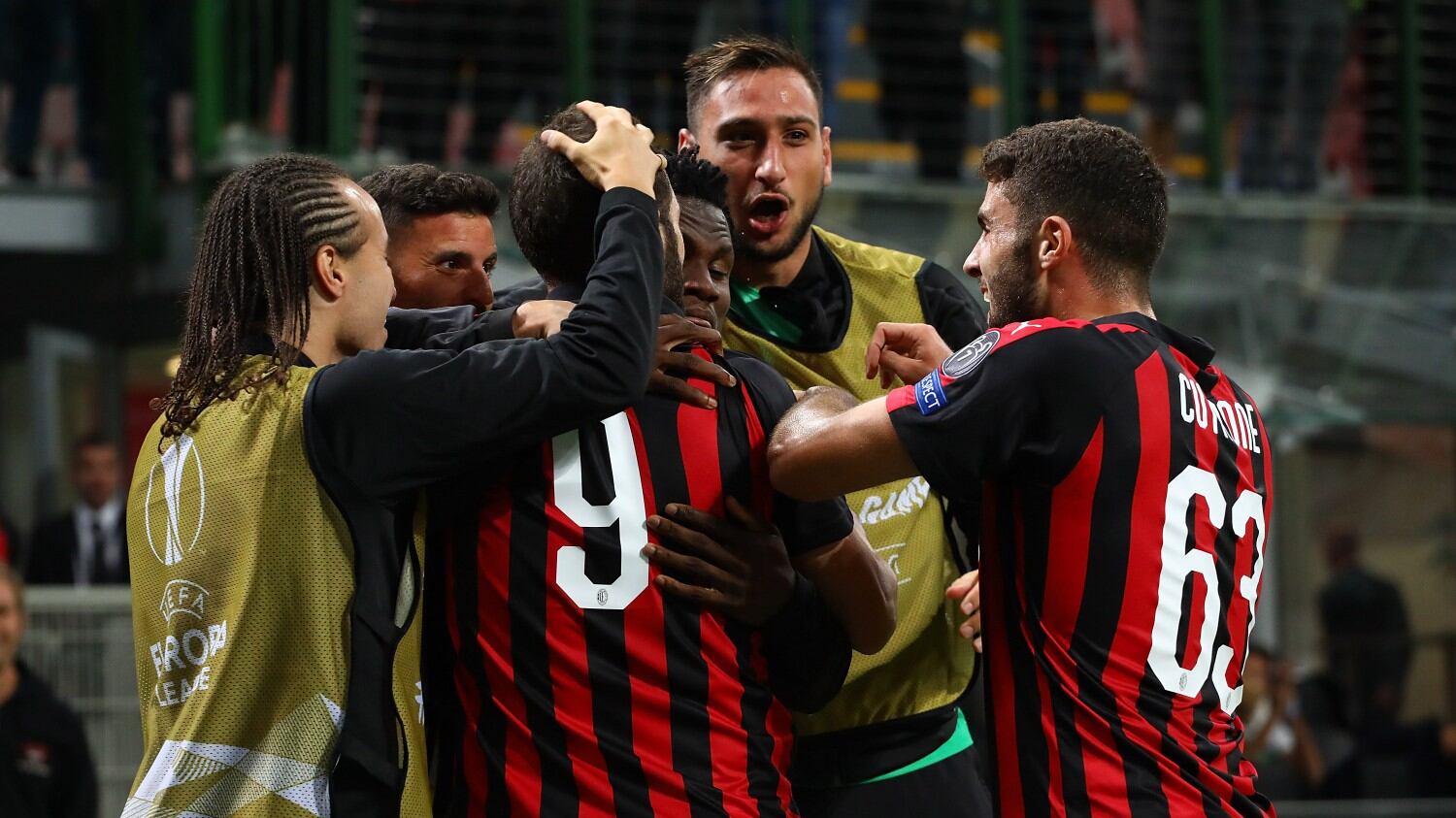 Il Milan rimonta l'Olympiakos: Cutrone e Higuain stendono 3-1 i greci