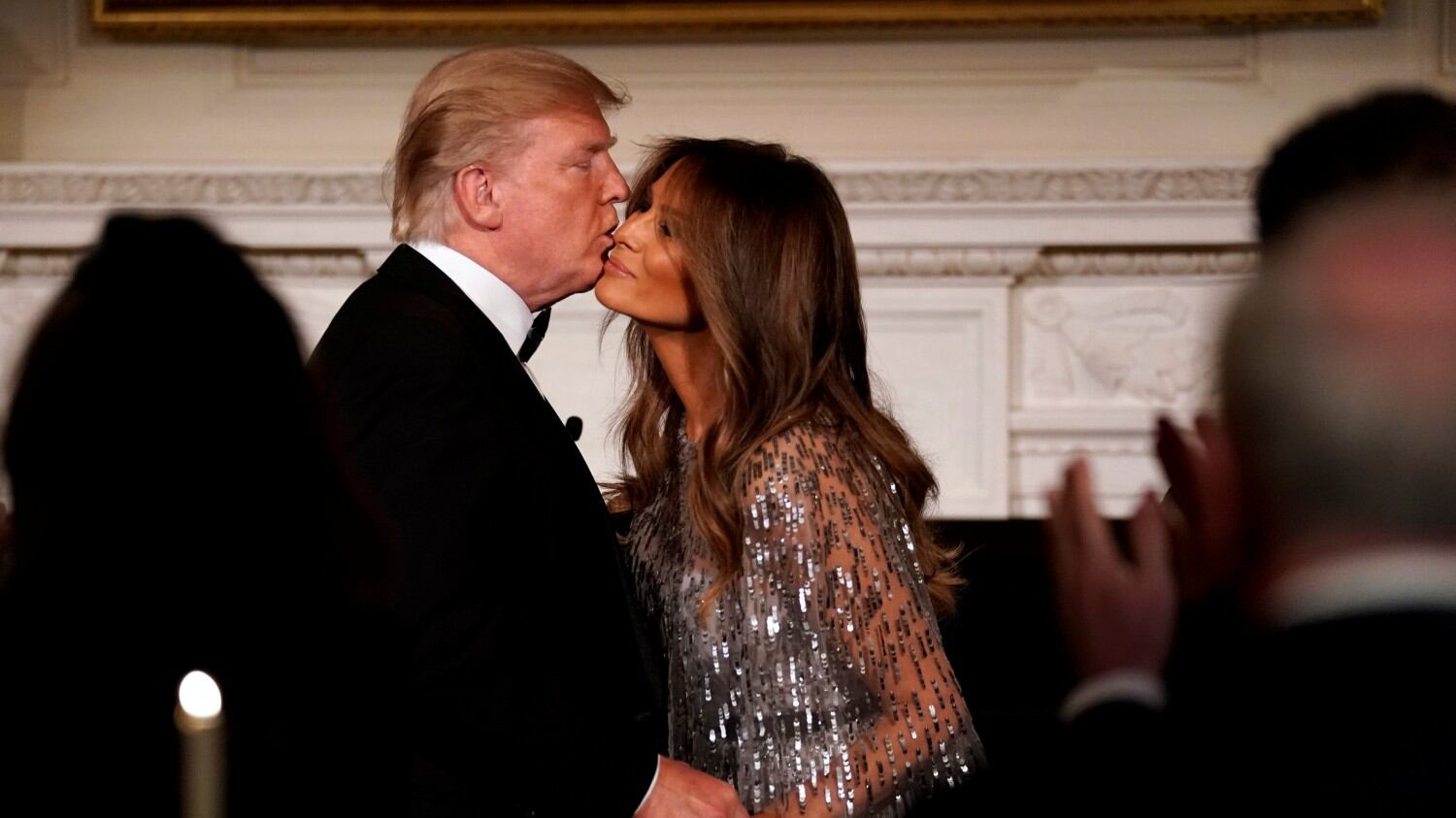 Tutte le confessioni hot di Donald Trump: "Quella volta che ho toccato Melania in pubblico"