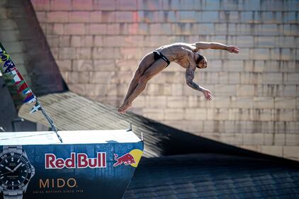 I tuffi mozzafiato della Red Bull Cliff Diving World Series 4