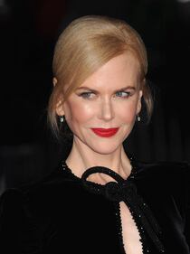 Nicole Kidman, audace a 49 anni: lo spacco è vertiginoso 7