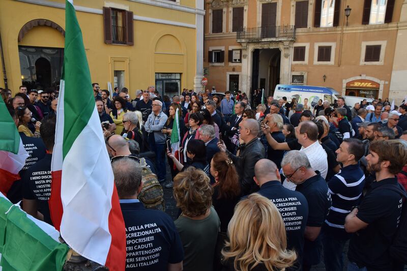 La manifestazione delle forze dell'ordine 3