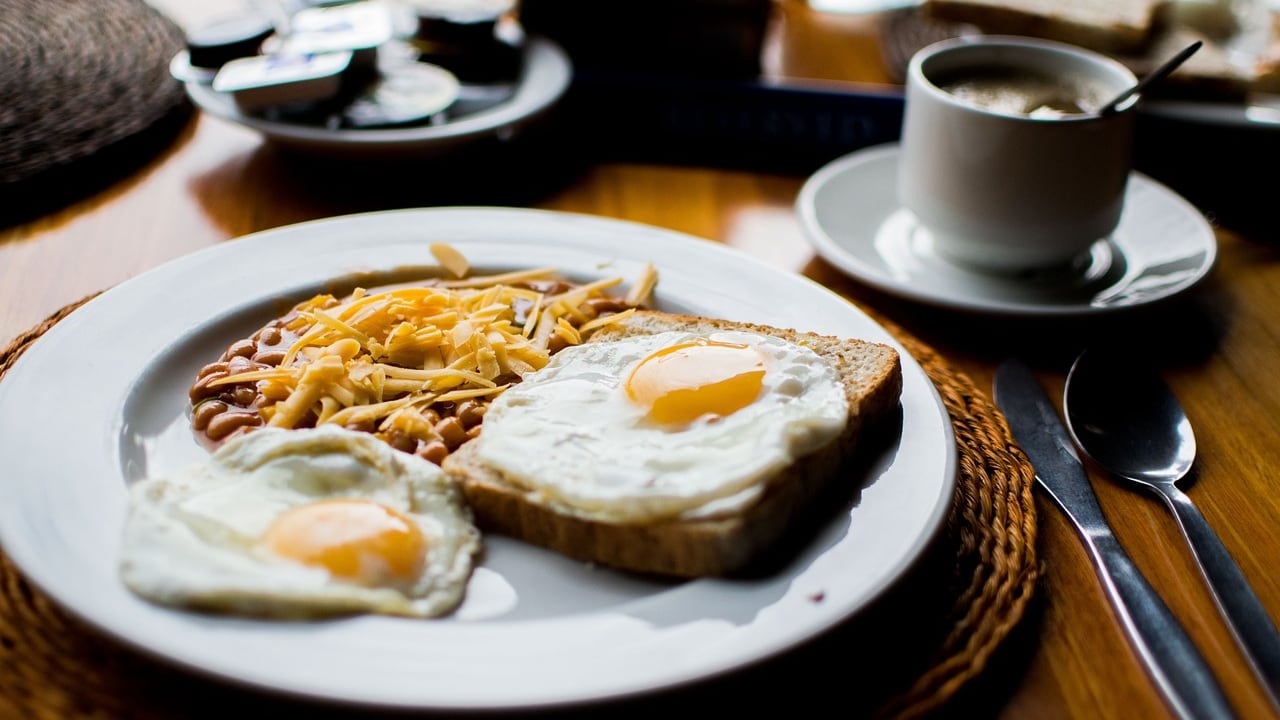 La colazione per fare il pieno di energie: cosa mangiare