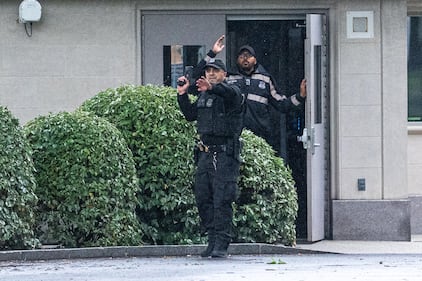 Spari alla Casa Bianca, gente in fuga e Secret Service in azione: FOTO  6