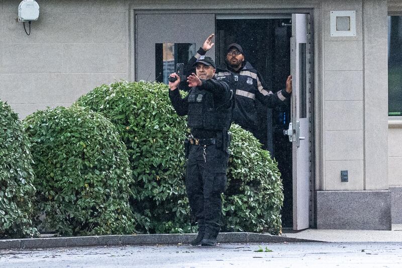 Spari alla Casa Bianca, gente in fuga e Secret Service in azione: FOTO  6