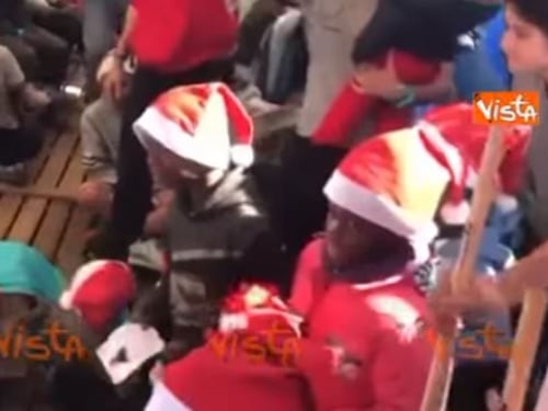 Migranti, i gesuiti: "Ingiustificabile chiusura dei porti"