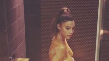 Cecilia Capriotti completamente nuda fa impazzire il web