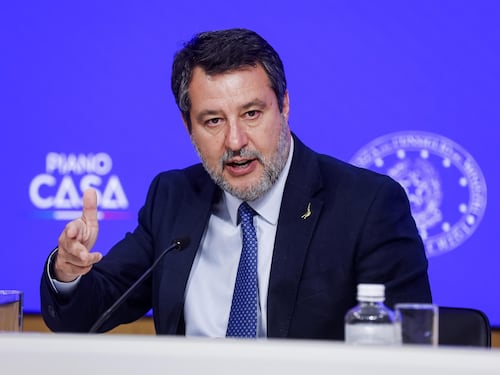 Braccio di ferro sugli utili di Eni & C.