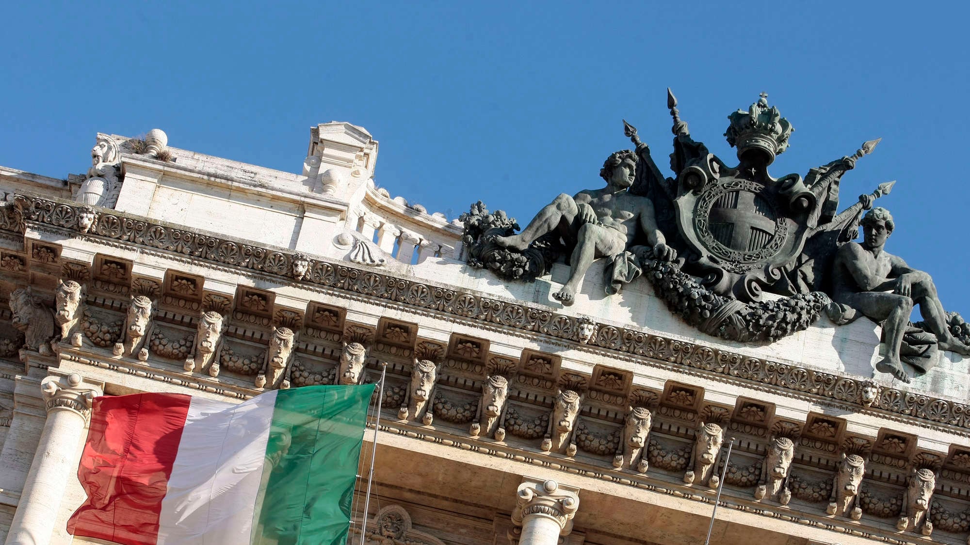 Mediaset, i possibili verdetti della Cassazione