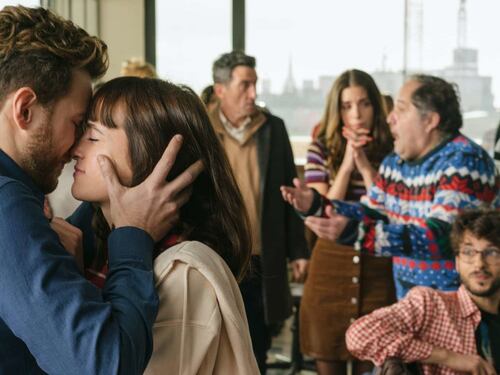 “Pazzo per lei”, il binomio amore-malattia mentale s’illumina di leggerezza