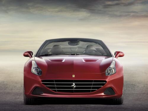 La nuova ruggente Ferrari California T