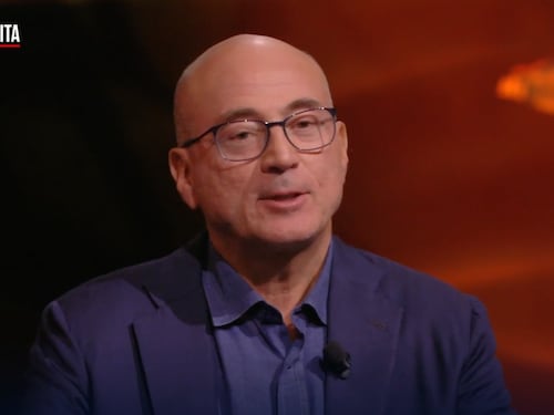 "Parla con parole attribuite a Mussolini". L'ultima accusa contro Meloni