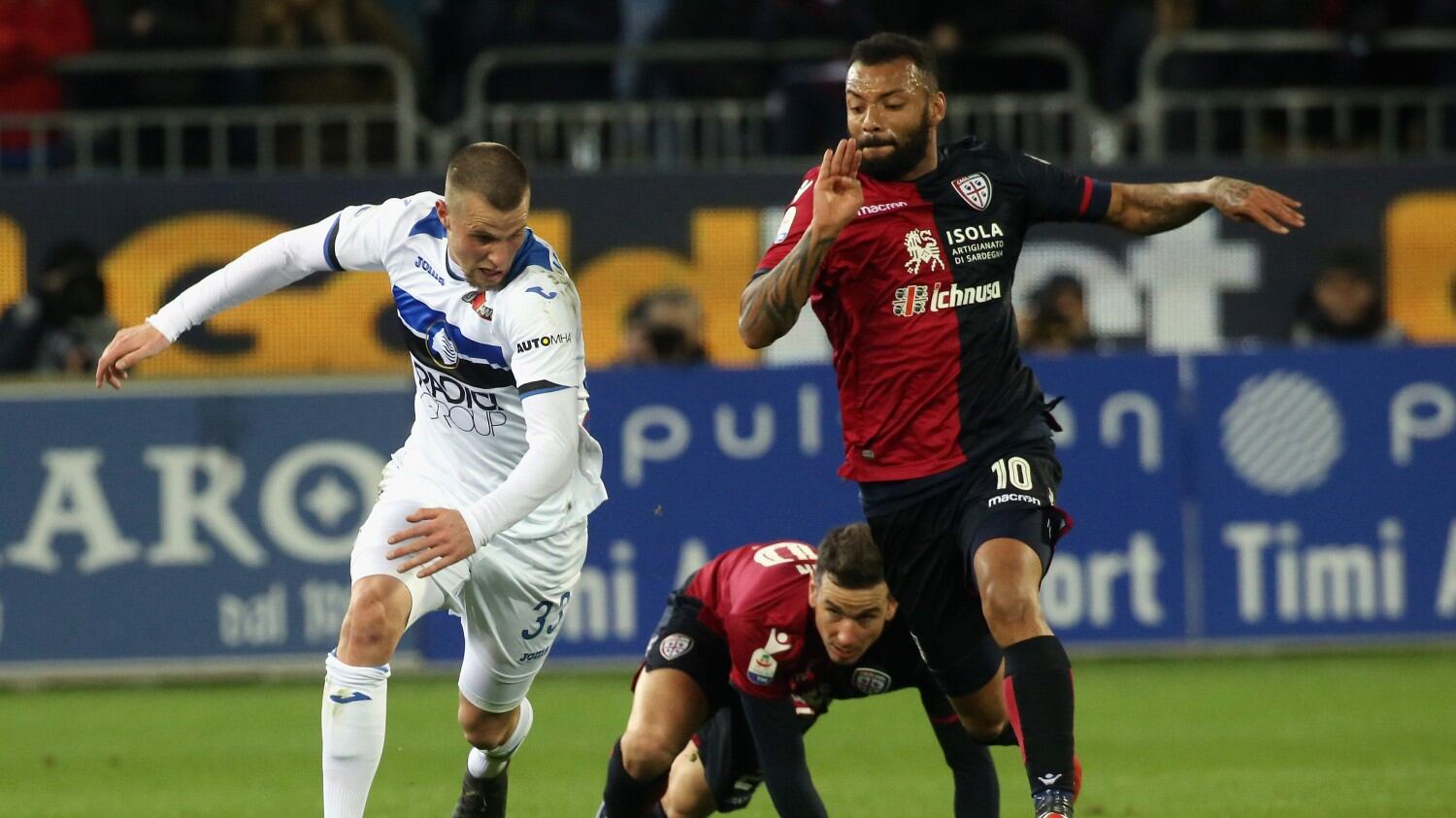 L'Atalanta espugna 1-0 il campo del Cagliari. Nerazzurri a un punto dalla Champions