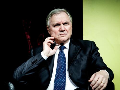 La Bce studia una pausa sul rialzo dei tassi. Visco: "Serve prudenza"