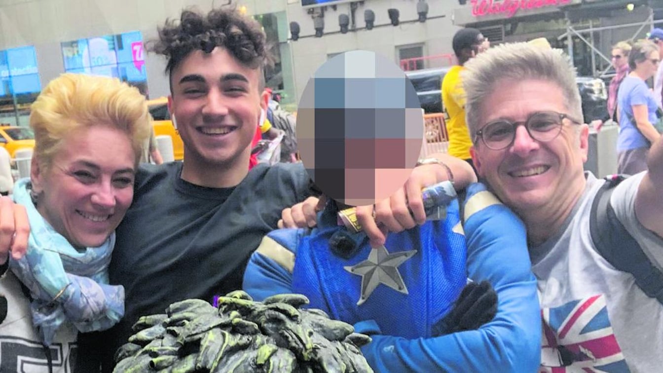 "Mio figlio ha tentato di uccidermi Io, vittima, non ho colpe. Basta odio"