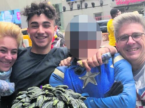 "Mio figlio ha tentato di uccidermi Io, vittima, non ho colpe. Basta odio"