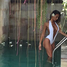 Sarah Nile hot: lingerie trasparente su Instagram 19