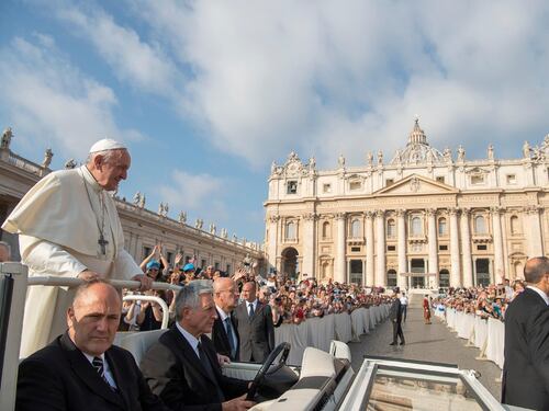 Vaticano, ora si scatena la "guerra" al vertice dei sacri palazzi