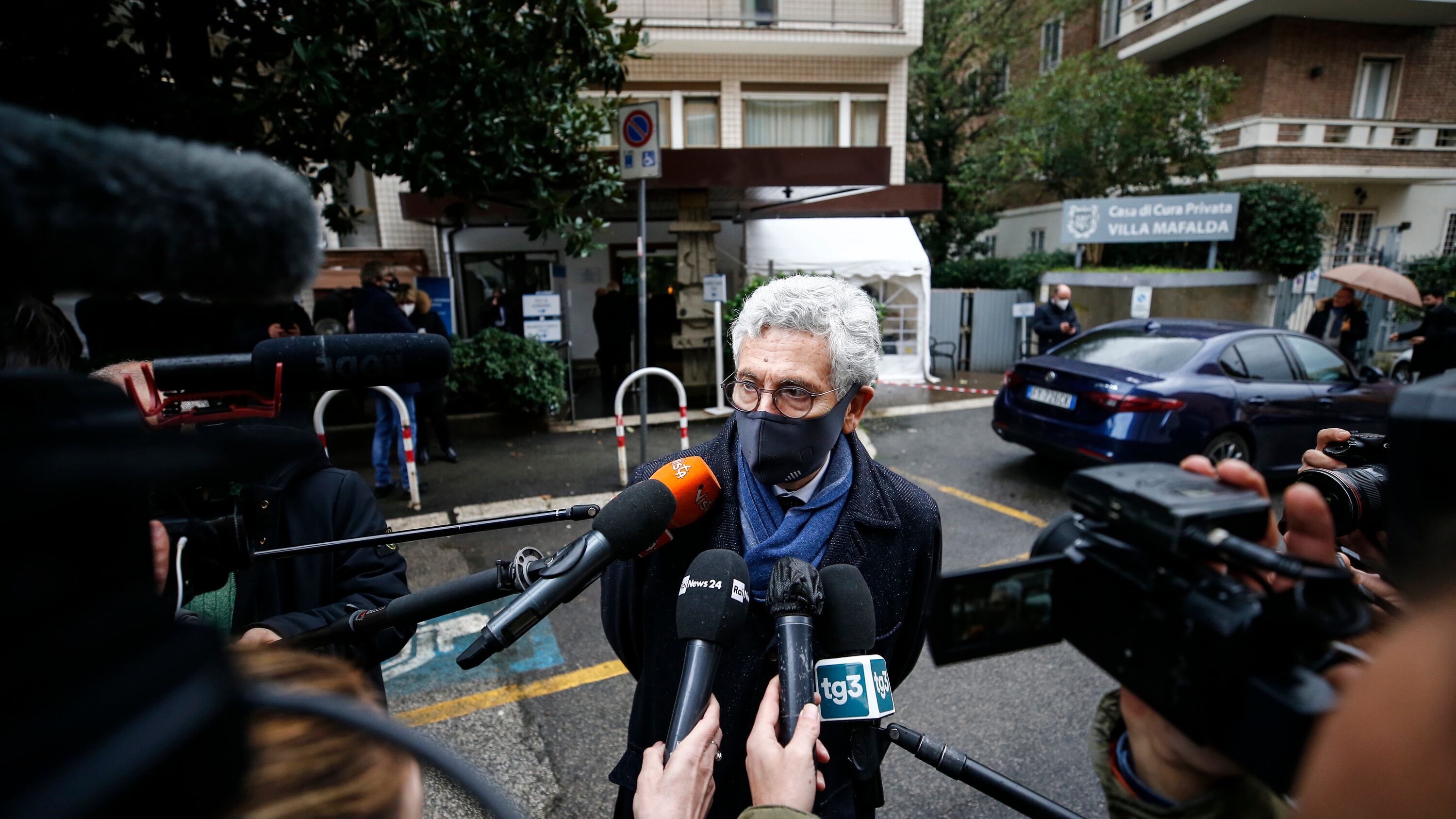 D'Alema spa: tutti gli affari del Baffo d'oro