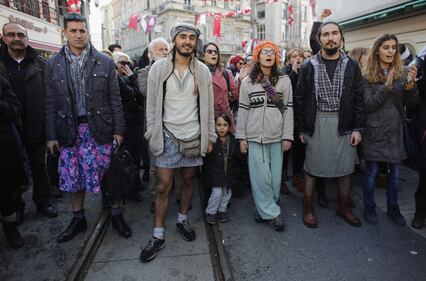 In minigonna contro gli stupri La protesta turca a Istanbul 1