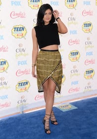 Kylie Jenner nuda e ricoperta di vernice su Instagram 22